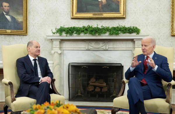 Joe Biden erlaubt der Ukraine den Einsatz weitreichender Raketen. Auch Kanzler Olaf Scholz sollte sein Veto aufgeben, kommentiert unser Autor. - © Andrew Caballero-Reynolds/AFP