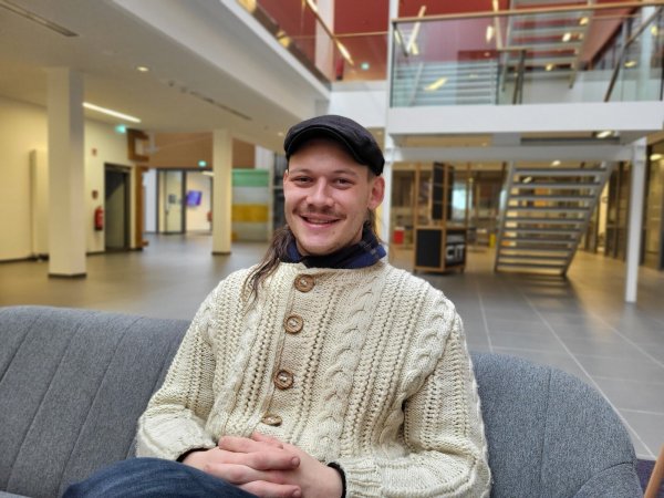 Felix Stahl sensibilisiert für Datenschutz und organisiert dafür das "PrivacyCafé". - © Freya Köhring