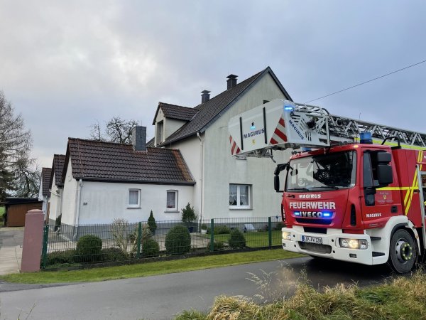 Am Samstag in der Früh wurde die Feuerwehr aus Lage gerufen, um einen Kaminbrand zu löschen.  - © Freiwillige Feuerwehr Lage