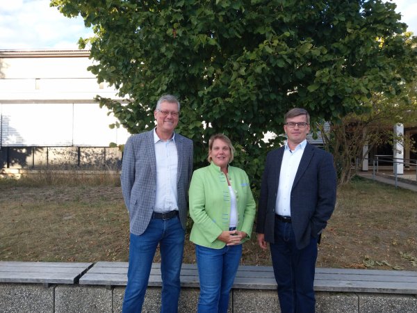 Machen sich für Lages Dörfer stark: Frank Drexhage (Bündnis 90/Die Grünen), Martina Hannen (FDP) und Michael Biermann (CDU, von links). - © Bildrechte: Jamaika-Koalition Lage