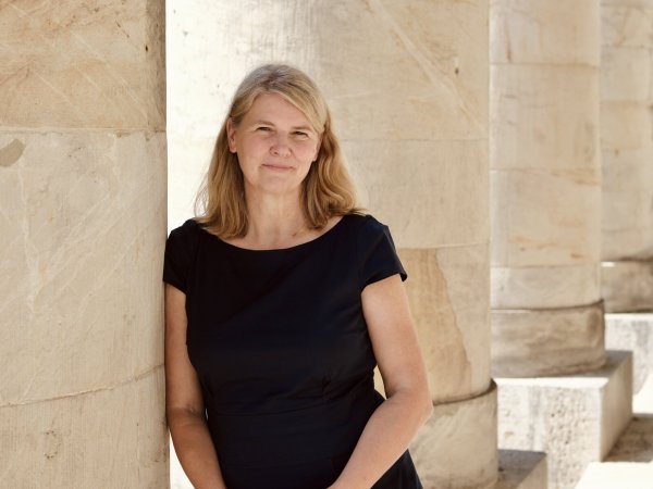 Kirsten Uttendorf hat klare Ideen für das Landestheater Detmold, das sie weiter öffnen und überregional stärker verankern will. Ihr schweben auch Uraufführungen im Musiktheater vor. Es soll das Bewusstsein wachsen, dass es sich lohnt, nach Detmold zu kommen, um Kunst zu genießen. - © Sven Koch