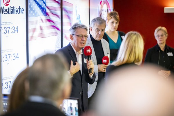 Beim Election Breakfast der Neuen Westfälischen spricht Achim Post über den Einfluss der US-Wahl auf die Bundesregierung. - © Sarah Jonek