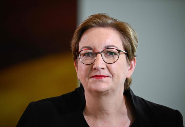 Klara Geywitz (SPD) erklärt, wie der Wohnungsbau in Deutschland jetzt angekurbelt werden kann. - © Tobias Schwarz/AFP