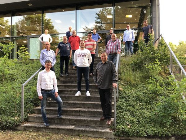 Mit diesen Kandidaten geht die SPD Leopoldshöhe in den Wahlkampf zur Kommunalwahl im September. Vorne links steht Bürgermeisterkandidat Martin Hoffmann. Foto: SPD Leopoldshöhe - © SPD Leopoldshöhe
