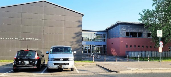 Lange hatten die Abiturienten für ihre Abschlussfeier Geld gesammelt und es einem ehemaligen Mitschüler anvertraut, jetzt ist es verschwunden. Die Polizei ermittelt. Es gibt niemals eine hunderprozentige Sicherheit, aber Möglichkeiten, solche Summen besser zu sichern. - © Katrin Kantelberg