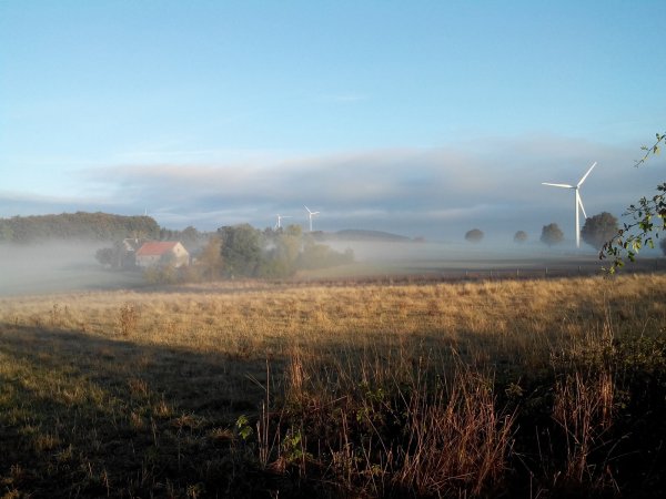 In weite Ferne gerückt? Gegen den Bau eines Windrads auf dem Bromberg ist Klage beim Oberverwaltungsgericht in Münster eingereicht worden. - © Sylvia Frevert(LZ)