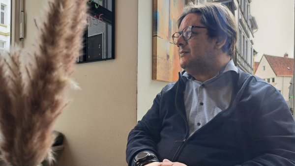 Christian Philipps will seine Geschichte erzählen, um anderen Mut zu machen. Aber: "Es geht nicht ohne Hilfe", weiß er. - © Carolin Brokmann-Förster