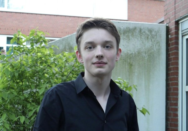Leistungsdruck und Angst, nicht gut vorbereitet zu sein: Elias Bala, Sprecher der Landesschülervertretung, berichtet, was der Lehrermangel und der Unterrichtsausfall mit Schülern machen. - © LSV NRW