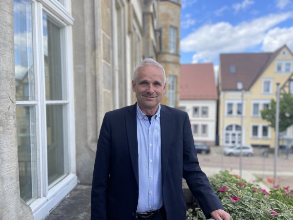 Heinz-Dieter Krüger, Bürgermeister von Horn-Bad Meinberg, nimmt Stellung zur Kritik an seiner Amtsführung. - © Silke Buhrmester