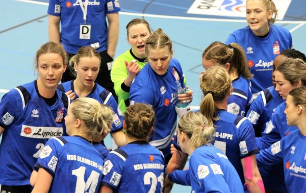 Die Spielerinnen des Bundesligisten HSG Blomberg-Lippe stimmen sich auf den nächsten Gegner ein.  - © Oliver König