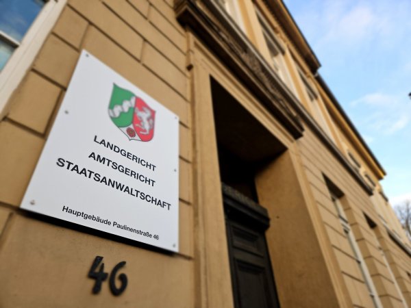 Zwei Brüder haben sich vor der Großen Jugendkammer des Landgerichts verantworten müssen. Es ging um einen Vergewaltigungsvorwurf. - © Janet König