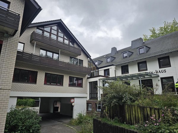 277 Menschen, die aus ihrer Heimat geflohen sind, leben zurzeit in der Notunterkunft Hörste. Mittwochabend sind zwei Männer in Streit geraten, die Polizei musste eingreifen. - © Astrid Sewing