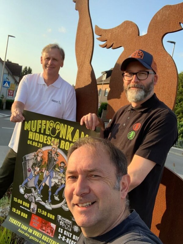 Selfie: (Vorne Hans-Jürgen Johannink, hinten Cord Brüning und André Sedlaczek) - © Heimatverein Hiddesen