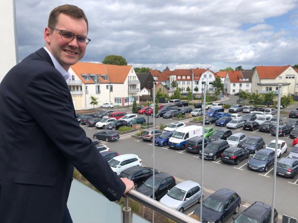 Bürgermeister Matthias Kalkreuter ist in seiner Rechtsauffassung bestätigt worden: Er dürfte zum Vorsitzenden des Aufsichtsrates der Stadtwerke Lage gewählt werden. Die Ratsmehrheit hatte das eben nicht gewollt, nach eindringlichen Hinweisen der Kommunalaufsicht, wurde der Beschluss aber revidiert. - © Thomas Reineke
