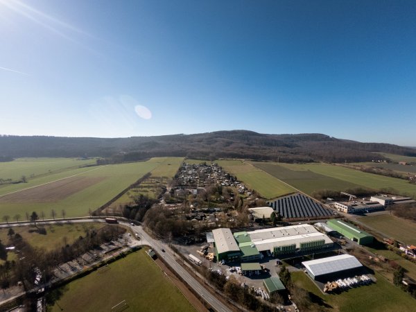 Idyllisch liegt der Campingplatz in Elbrinxen. Der neue Betreiber Michel Fridez will das Areal komplett neu strukturieren. - © Torben Gocke