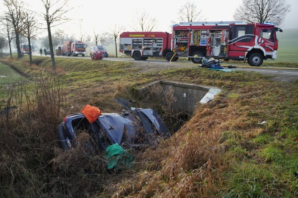 Bei Fromhausen ist ein 18-Jähriger mit seinem Fahrzeug von der Straße abgekommen. - © Freitag TV