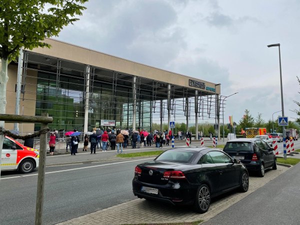 Im Impfzentrum ist es am Dienstagmorgen zu einem tödlichen Unfall gekommen. - © Till Brand