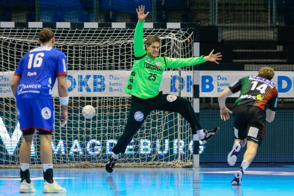 Eine glanzvolle Leistung brachte Lemgos Keeper Peter  Johannesson trotz der 28:30-Niederlage in Magdeburg. - © Jan Huebner/Michael Taeger