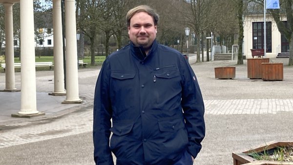 Fabian Roll engagiert sich unter anderem dafür, dass Menschen in der Stadt regelmäßig etwas zu essen bekommen. - © Cordula Gröne