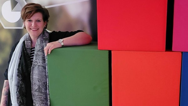 Melanie Meier mag es bunt und lebendig. - © Katrin Kantelberg