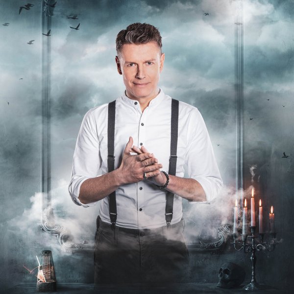 Ich sehe was, was du nicht siehst: Lars Ruth kommt in die Stadthalle. - © Stadthalle