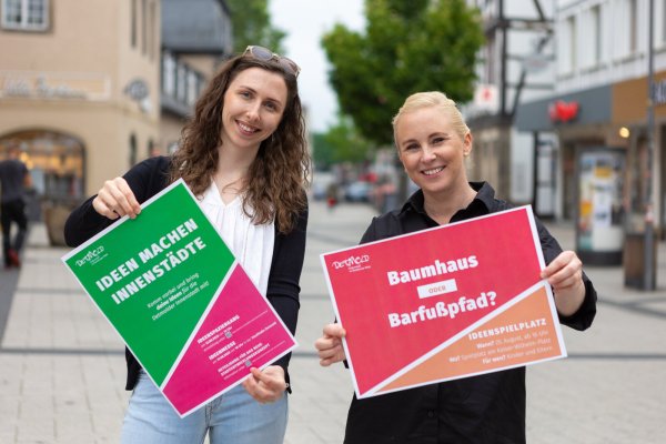 Kim-Laura Birkner (links) und Karina Christoph vom Team Städtebauliche Planung freuen sich auf eine große Bürgerbeteiligung. - © Torben Gocke