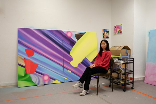 Eunjeong Kim in ihrem Atelier. - © Bildrechte: E. Kim