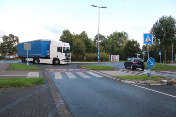 Der Kreisverkehr am Marktkauf könnte attraktiver gestaltet werden, die Stadt vom Landesbetrieb Straßen.NRW die Pflege übernehmen. - © Cordula Gröne(LZ)