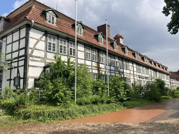 Das Hotel zum Stern in Bad Meinberg steht nach der Insolvenz leer. - © Cordula Gröne