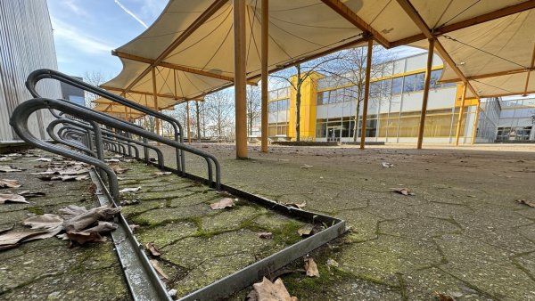 Die aktuellen Fahrradständer am Lohfeld sind wenig zeitgemäß. Das soll sich ändern, wünschen sich CDU und Grüne. - © Sven Kienscherf