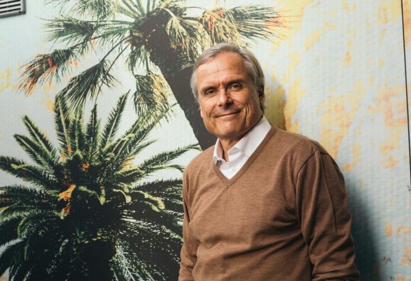 Autor Axel Hacke liest bald in der Stadthalle. - © Matthias Ziegler