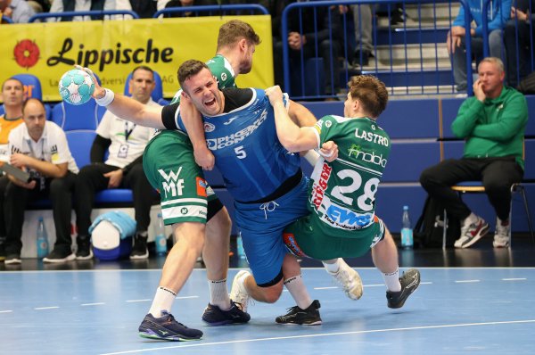 Jan Brosch vom TBV gibt alles, aber der Kreisläufer erwischte einen rabenschwarzen Tag. - © Paul Cohen