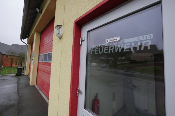 Im Feuerwehrgerätehaus Feldrom mangelt es, wie auch an anderen Standorten der Freiwilligen Feuerwehr Horn-Bad Meinberg, an einer sogenannten Netzersatzanlage. Die springt ein, wenn das Stromnetz ausfällt, und sichert damit die Einsatzfähigkeit der Feuerwehr. - © Jost Wolf
