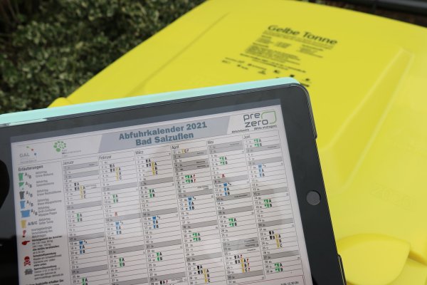 Die „Bibel" für die Müllabfuhr in Bad Salzuflen: Den Kalender gibt es auch online unter www.bad-salzuflen.de.  - © Alexandra Schaller