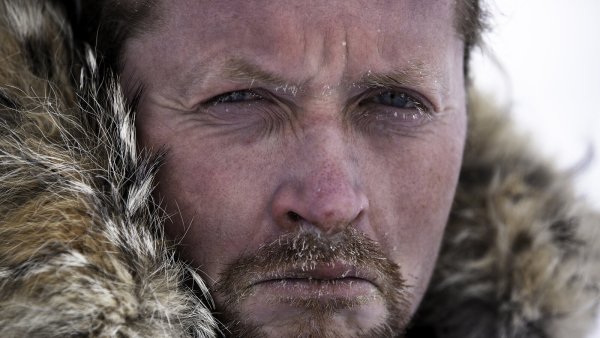 Er läuft am Nordpol einen Marathon und kann deshalb nicht rechtzeitig in Blomberg sein: Joey Kelly muss seinen Vortrag verschieben, jetzt will er am 24. Mai in Lippe sprechen. - © Bildrechte: Joey Kelly