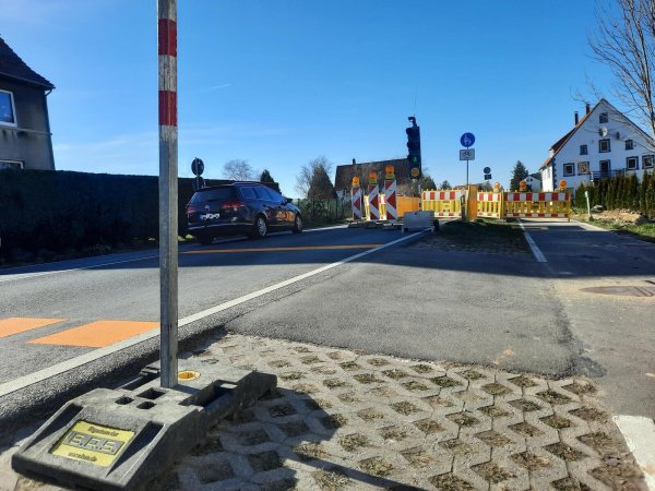 Derzeit wird der Verkehr mittels Baustellenampel geregelt. - © Lorraine Brinkmann