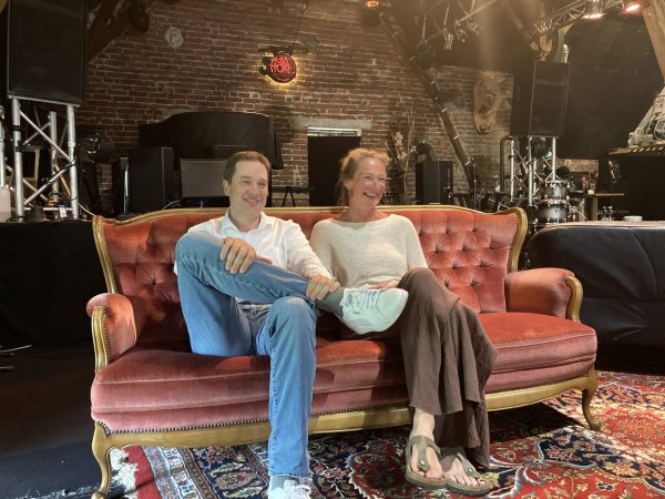 Dubrina Pilath und Frank Lechtenberg vom neuen Vorstand des Vereins Red Horn District berichten, was in Zukunft geplant ist. - © Cordula Gröne