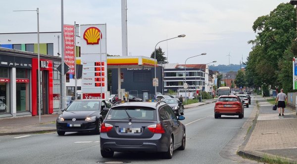 Auf dem Bruchweg in Lemgo herscht viel Verkehr. Da kann es schonmal unübersichtlich werden. - © Nadine Uphoff