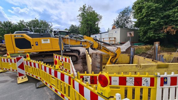 Die Gemeinde Kalletal will 2024 5,8 Millionen in den Kanalbau stecken. Das Archivbild zeigt Arbeiten an der Buswendeschleife in Talle. - © Nadine Uphoff/Archivfoto