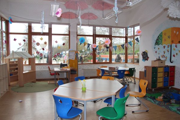 Noch befindet sich die OGS an der Grundschule Horn. Von hier haben die Kinder den Schulhof im Blick. Künftig könnte es zu eingeschränkten Öffnungszeiten kommen, wenn das Land nicht mehr zahlt, meint der Träger. - © Cordula Gröne