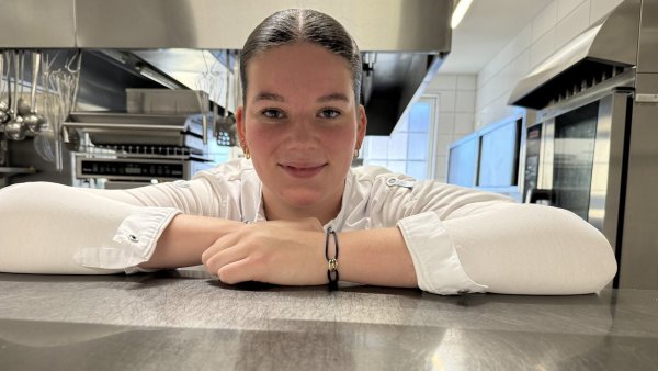 Vivien Steinmair glänzt als Nachwuchs-Köchin und will sich in Wettbewerben mit den Besten Deutschlands messen. - © Sandra Castrup