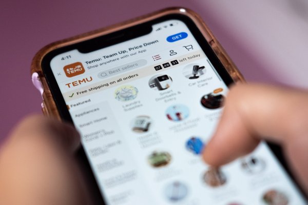 Hinter Temu steht die chinesische Konzerngruppe PDD Holdings, zu der auch die in China beliebte Online-Plattform Pinduoduo gehört. - © picture alliance / empics