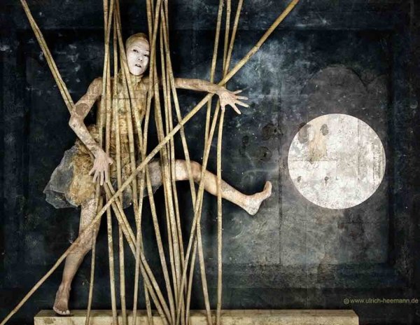 Tanztheater des Lebens: Der Kunstpunkt zeigt inszenierte Fotografien von Ulrich Heemann. - © Bildrechte: Ulrich Heemann