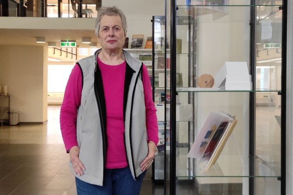 Rita Ellers zeigt in der Landesbibliothek Künstlerbücher und Druckgrafiken. - © Landesbibliothek Detmold