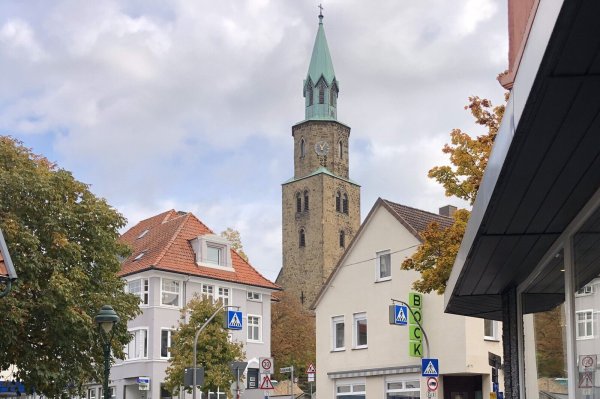 An der reformierten Kilianskirche in Schötmar wird an diesem Freitag ein Mahnmal enthüllt. - © Thomas Reineke