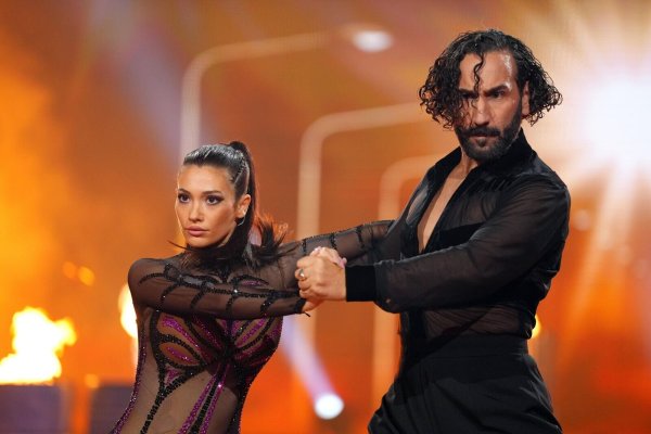Das hatte Feuer: Paola Maria und Massimo Sinató tanzen Tango. - © RTL / Stefan Gregorowius