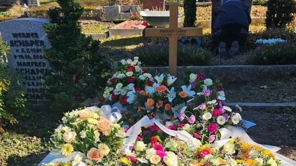 Die Trauerfeier für ihren Vater lief nicht, wie sich Sandra Lubos dies gewünscht hätte. - © Sandra Lubos