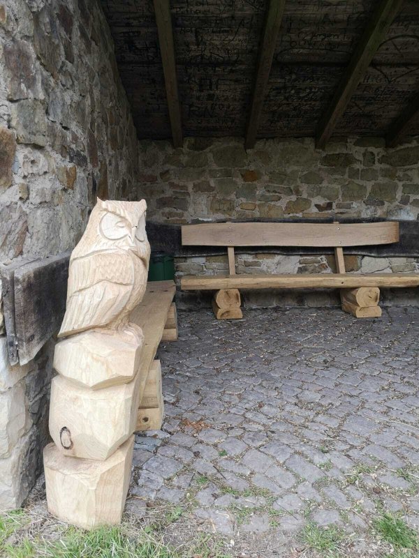 Die Eule an der Schutzhütte Weidmannsheil auf dem Schwalenberger Mörth. - © Landesverband Lippe