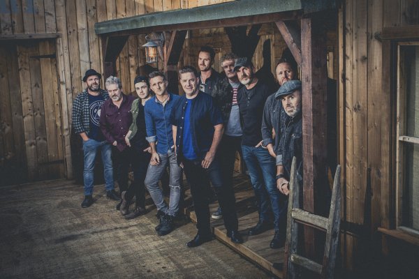 Take It To The Limit rocken am 9. Februar das Kurtheater Bad Meinberg. - © Tom Sheerin