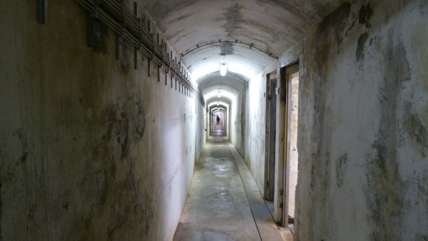 Bunker oder Schutzräume gibt es in Detmold nicht - auch im gesamten Kreis nicht. Unter dem Stadtgymnasium gab es einmal ein Notkrankenhaus - ähnlich wie auf dem unserem Symbolbild zu sehen. Bundesweit läuft zurzeit eine Zivilschutz-Erfassung. - © Alfred Koop/Pixabay